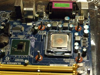 CPU Upgrades - e8400 and NB chip.jpg