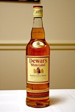 Bottle_of_Dewar's_whisky.jpg