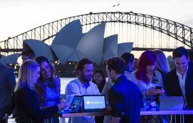 Windows-10-fan-celebration-in-Sydney1-1024x653.jpg