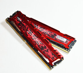 crucial_32gb_ddr4_pht8.jpg