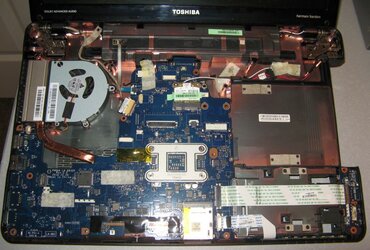 laptop innards 01.jpg laptop innards 01.jpg