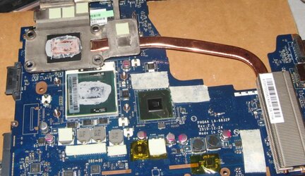 laptop motherboard.jpg laptop motherboard.jpg