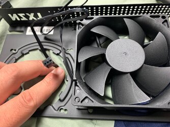 NZXT Kraken Fan Cable Connector.jpg NZXT Kraken Fan Cable Connector.jpg