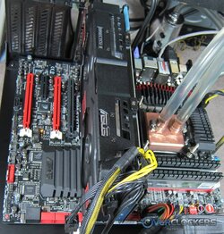 asus-7970dct-installed.jpg