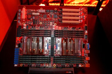 AMD-Zen-Naples-Server-Platform_2.jpg