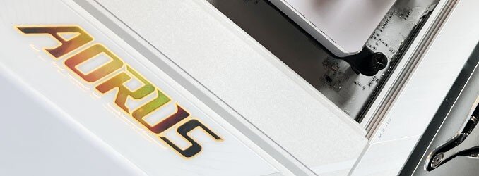 Gigabyte_X870E_ICE_pht52.jpg