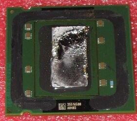 Pentium D 820 naked.jpg